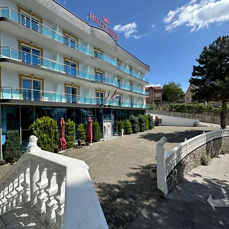 Bar Restaurant Real 호텔 Bajram Curri