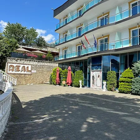 Bar Restaurant Real